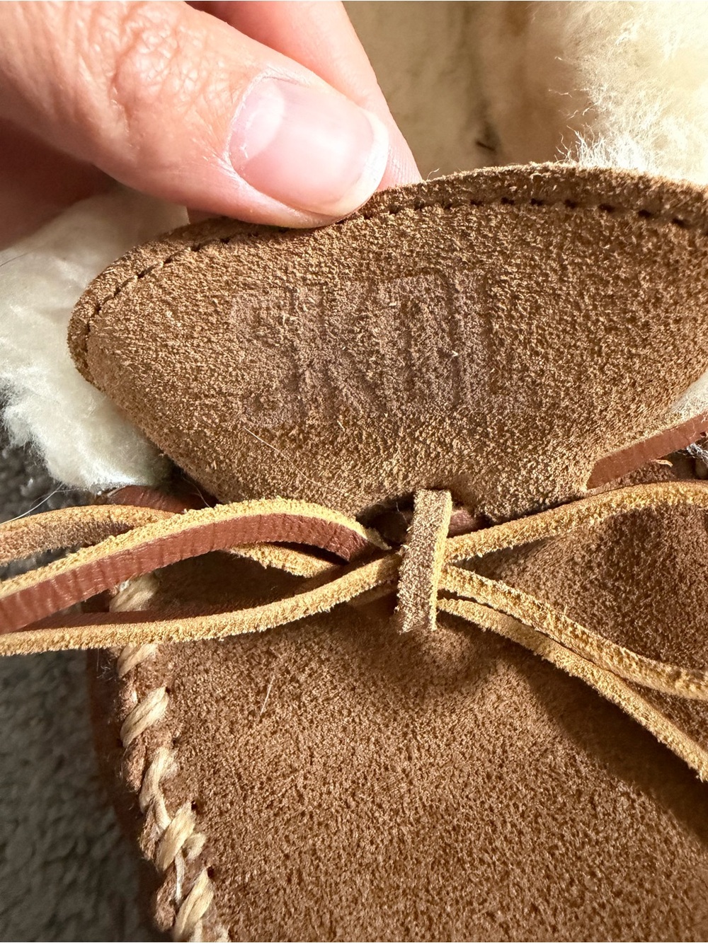 Minnetonka SKOL Vikings Sheepskin-Lined Moccasin Slippers - Picture 2 of 4